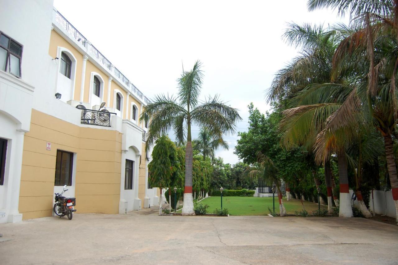 Hotel The Royal Residency Bodh Gaya Habitación foto